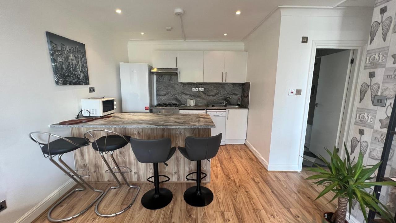 Comfy 2 Bedroom Apartments - Finchley Road, Londra Dış mekan fotoğraf