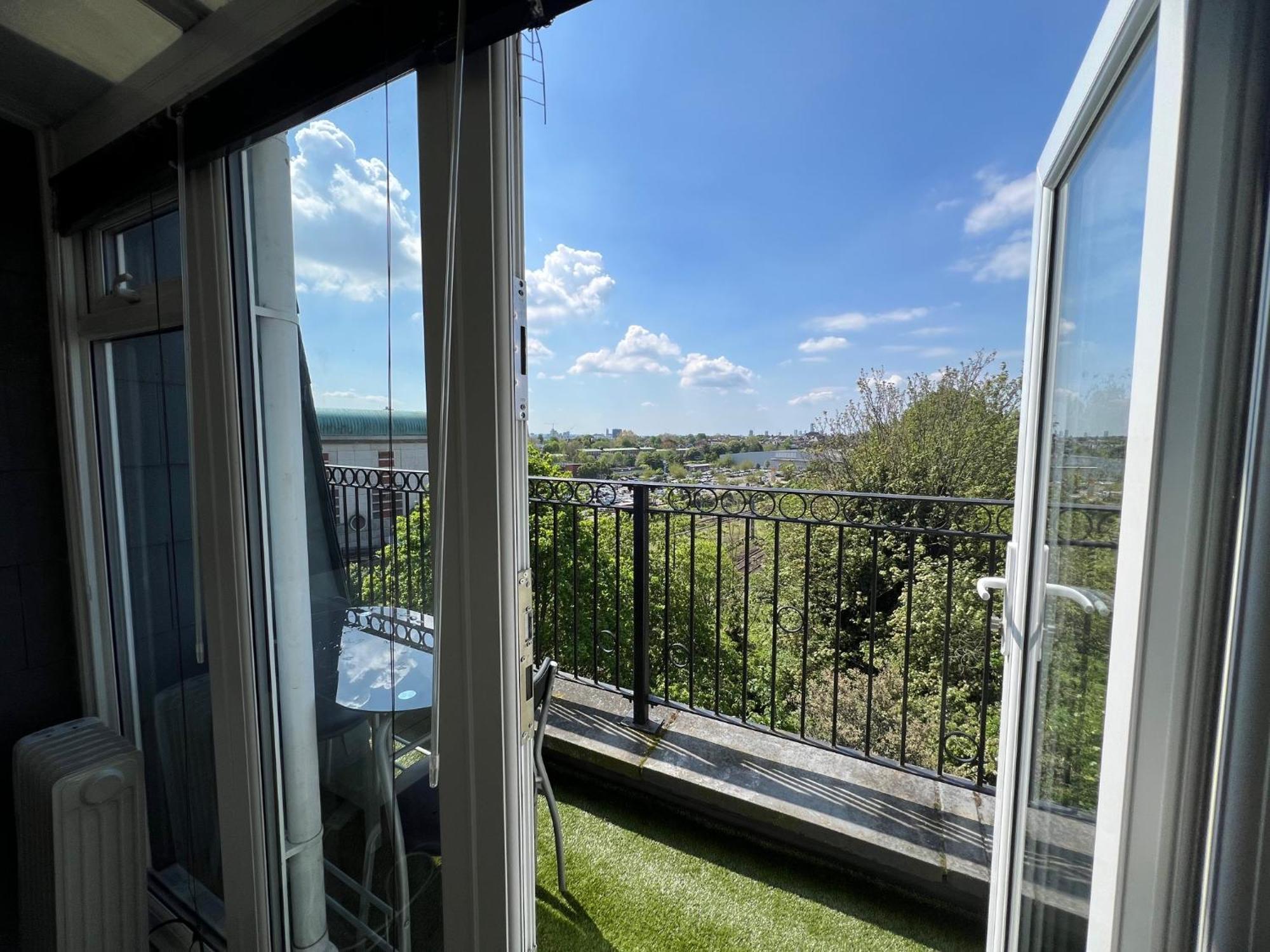 Comfy 2 Bedroom Apartments - Finchley Road, Londra Dış mekan fotoğraf
